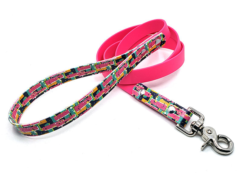 Grafitti Street No-Stink Waterproof Collar